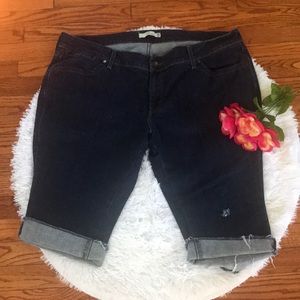 LEVIS 542 LOW FLARE CAPRI/CROP FLAP POCKET JEANS